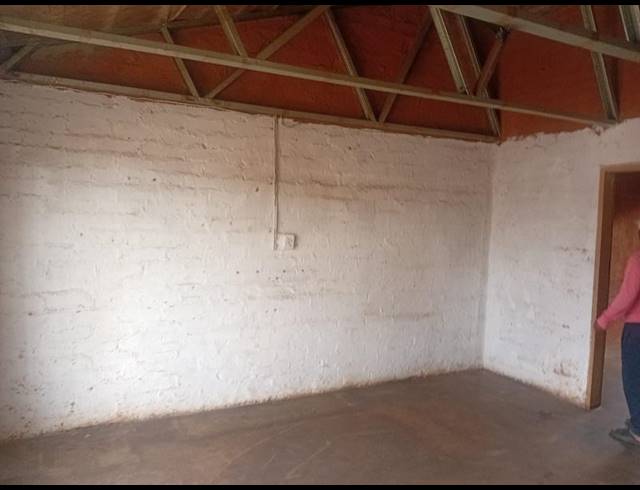 2 BEDROOM HOUSE FOR SALE IN SOSHANGUVE XX